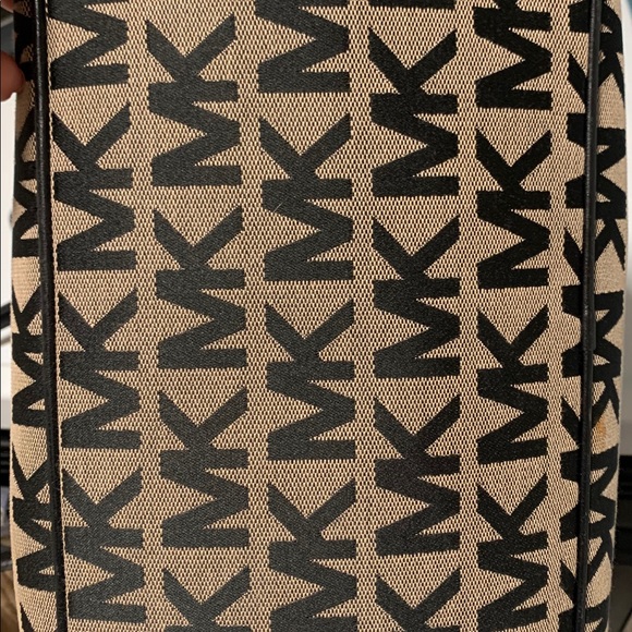 Michael Kors Purse - Picture 2 of 4